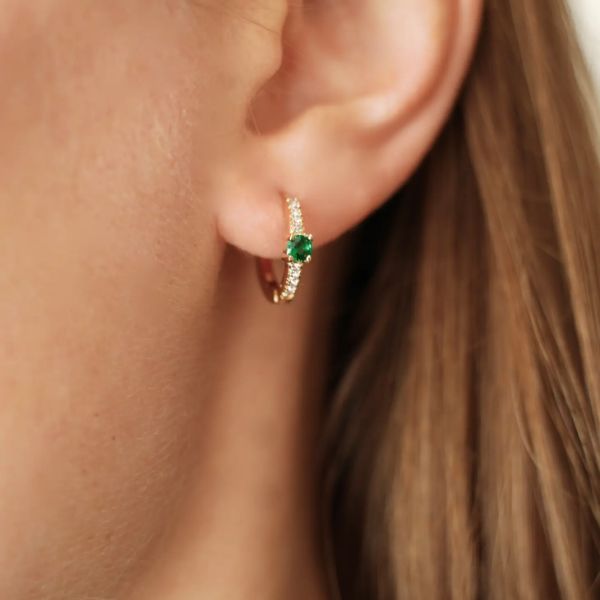 Victoire Collection Creolen mit grünem Zirkon Bild von Victoire Collection Creolen mit grünem Zirkon